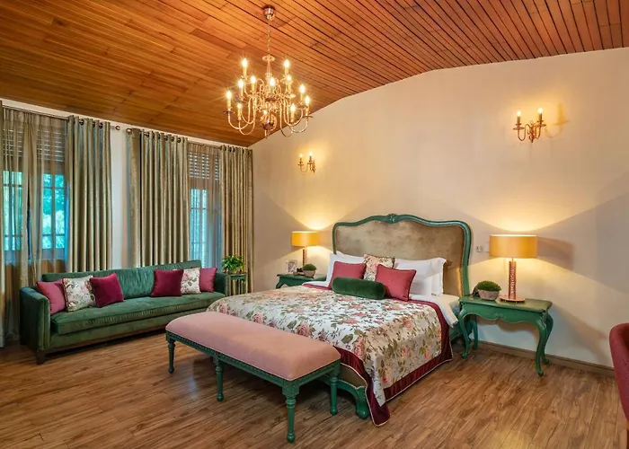 Clove Villa