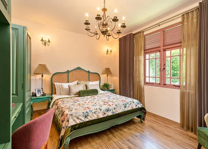 Clove Villa